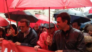 El plan del PSOE para salvar las pensiones: derogar la reforma laboral y subir salarios