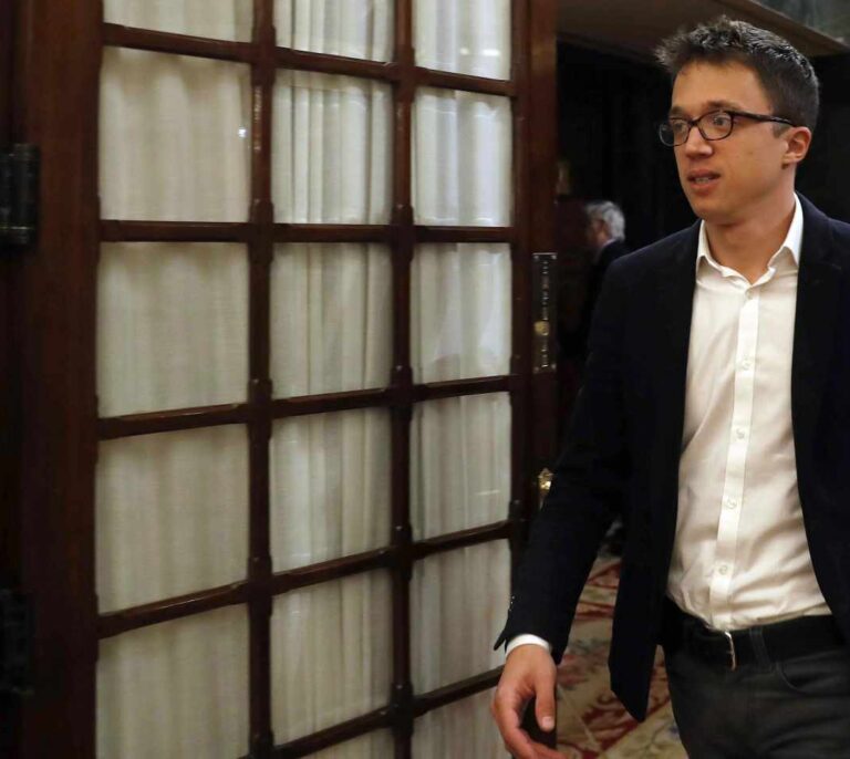 Errejón, a Cifuentes por falsificar notas de un máster: "En Alemania por menos dimitió un ministro"