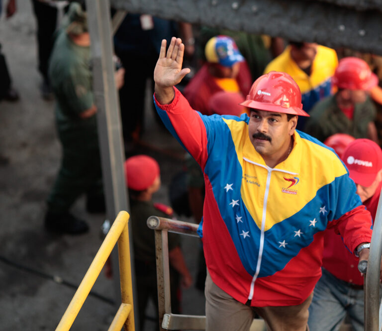 Repsol seguirá en Venezuela pero reduce al mínimo su exposición en plena presión de EEUU