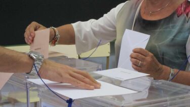 Una mujer sufre un infarto mientras votaba y un presidente de mesa un ictus