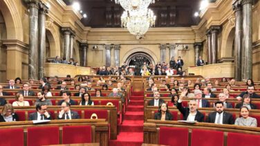 El Parlament legitima a Puigdemont y aprueba la reivindicación del 1-O