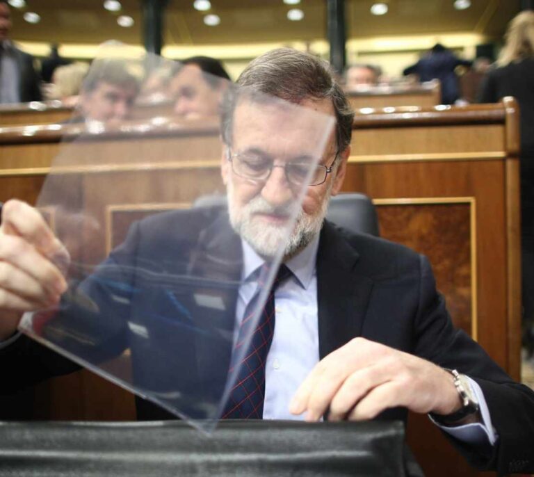 Rajoy, acorralado: desde Podemos a C's piden otra fórmula para subir las pensiones