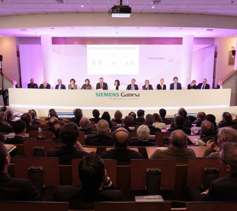 Iberdrola y Siemens escenifican su choque frontal en la junta de accionistas de Gamesa