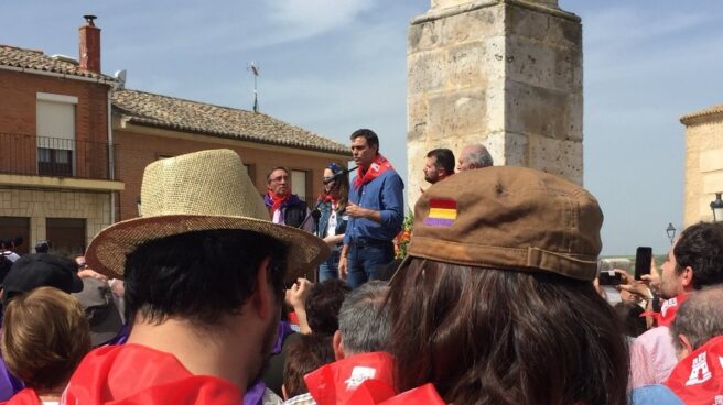 Sánchez promete más poder para los ayuntamientos en la reforma constitucional
