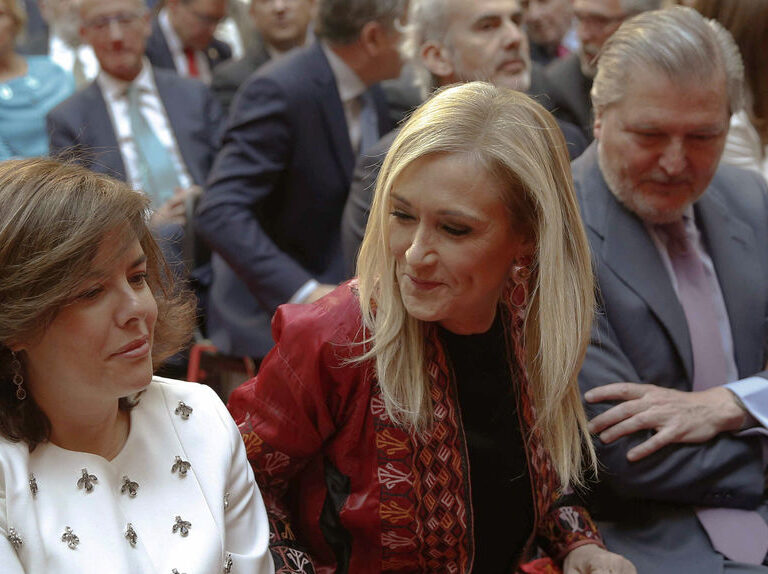 Cifuentes invita a todo el Gobierno y a la ejecutiva nacional del PP a la Fiesta del Dos de Mayo