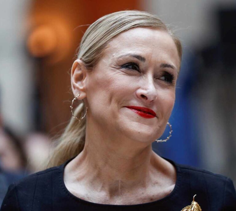 La URJC pide cuatro años de prisión para Cristina Cifuentes por el 'caso Máster'