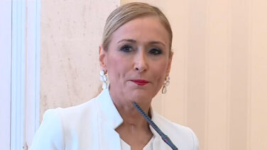 Cifuentes pide a la Universidad Complutense una excedencia de dos años