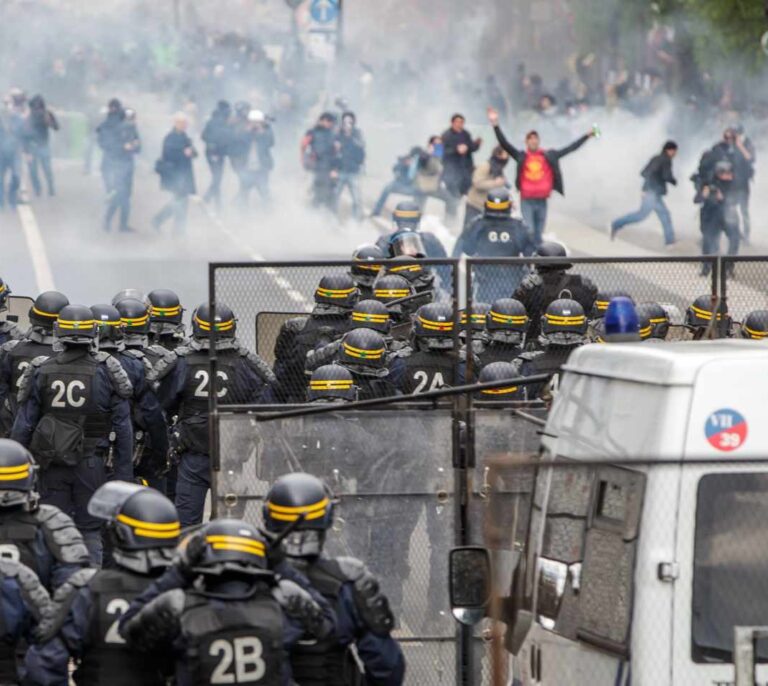 Más de 200 detenidos en París durante las protestas del 1 de mayo