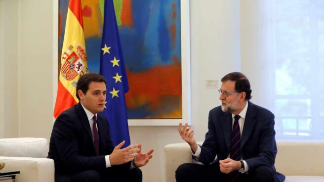 Gobierno y PP se movilizaron para suavizar la posición de Rivera sobre el 155 antes de la cita con Rajoy