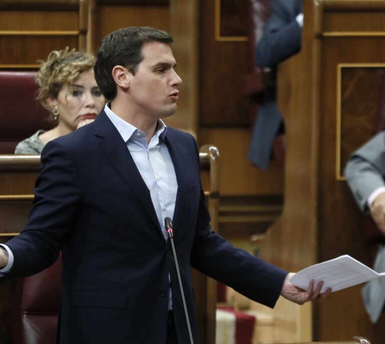 La encuesta del CIS convierte a Ciudadanos en el enemigo a batir