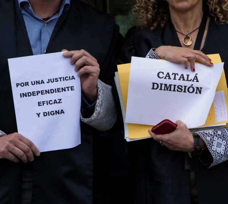 Más de 200 jueces piden la dimisión de Catalá ante el Ministerio de Justicia