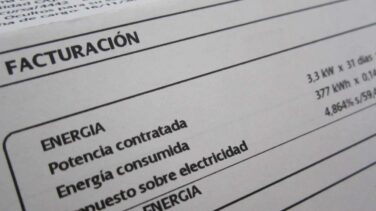 La CNMC impone nuevas condiciones a Naturgy, Iberdrola y Endesa para evitar errores en la factura eléctrica