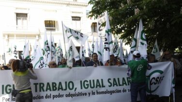 Los sindicatos reclaman un salario mínimo de 1.200 euros para los funcionarios