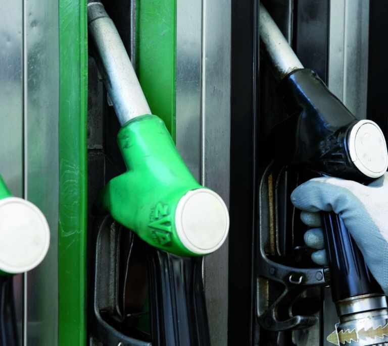 Las gasolineras podrán pedir mañana el anticipo del descuento que aplicarán a los combustibles