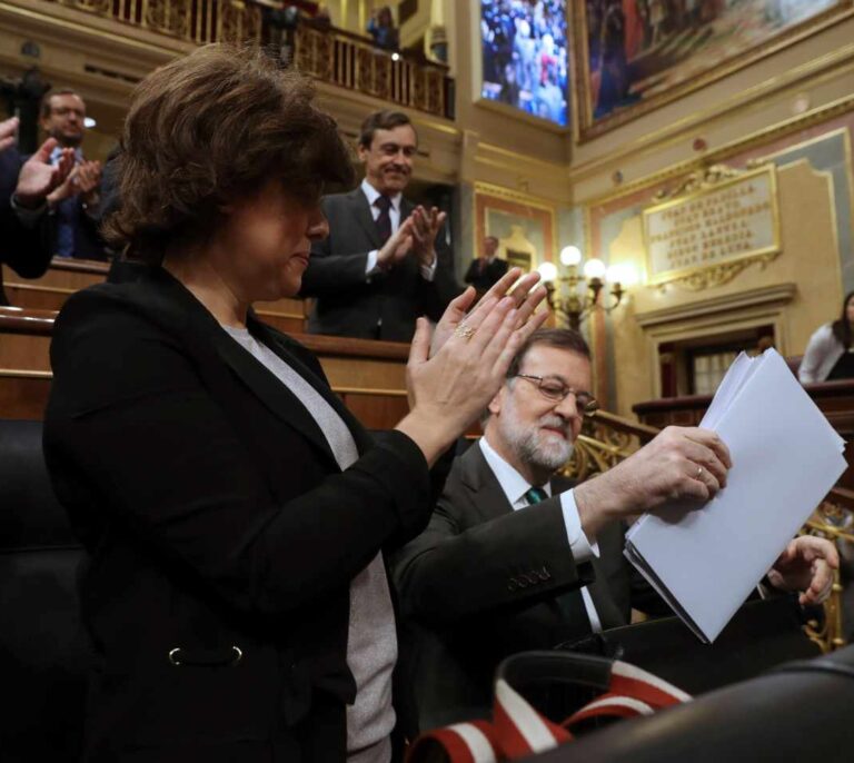 Moncloa descarta la dimisión de Rajoy: "No ha hecho nada malo y ha sacado a España de la ruina"