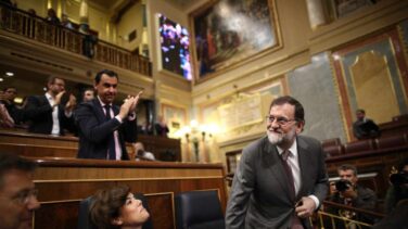 Rajoy baraja dimitir antes de la votación si Sánchez consigue todos los apoyos