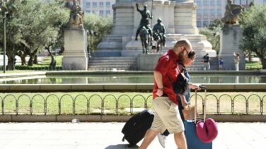 España pierde 1,5 millones de turistas británicos y alemanes en dos años de caídas