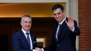 Sánchez cierra con Urkullu la cesión de las dos primeras transferencias a Euskadi