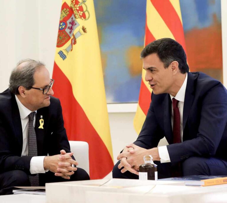 Sánchez y Moncloa tuitean en catalán tras la reunión con Torra