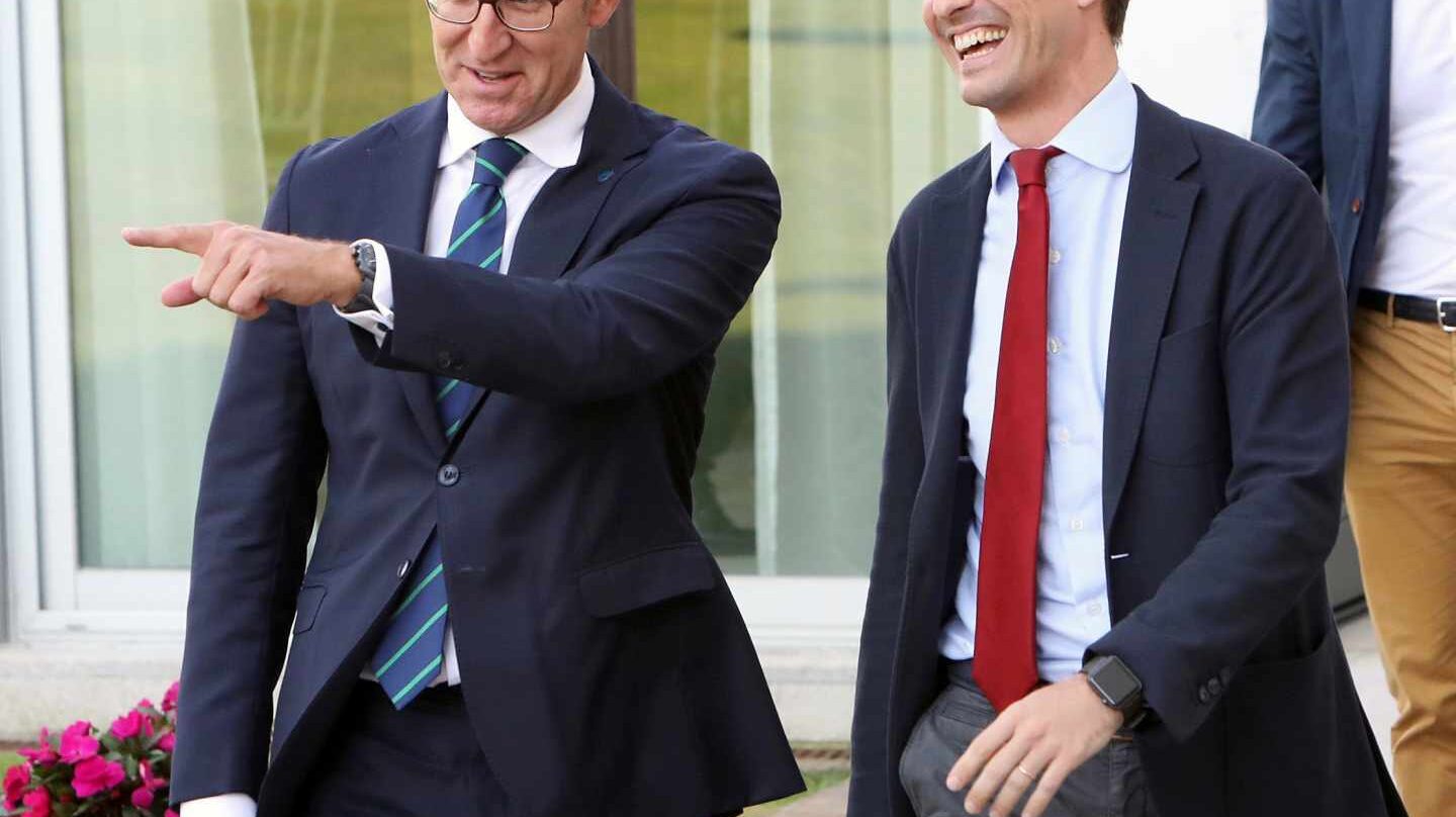 El presidente de la Xunta de Galicia, Alberto Núñez Feijóo, junto a Pablo Casado.