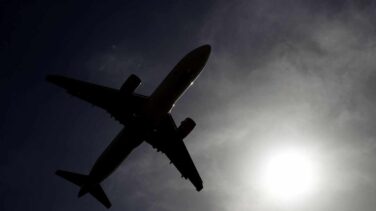 El Gobierno paga 511.500 euros al mes por los vuelos para deportar inmigrantes