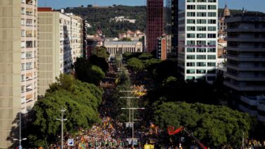 Miles de personas claman en Barcelona por la libertad de políticos presos y huidos