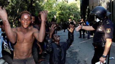 La oleada migratoria en las costas andaluzas desborda los servicios de atención