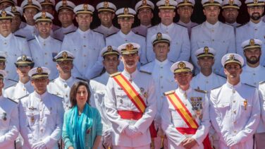 Robles admite que España no puede destinar "ni ahora ni a medio plazo" el 2% a Defensa