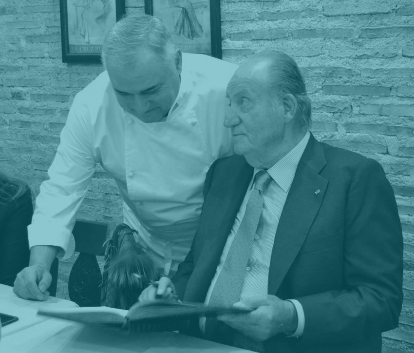Don Juan Carlos, en un restaurante de Madrid.