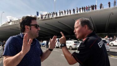 La Ertzaintza sanciona a los taxistas de la caravana entre el aeropuerto y Bilbao