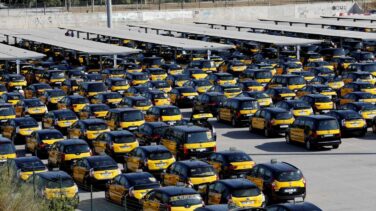 Todas las claves para entender la guerra del taxi contra Uber y Cabify