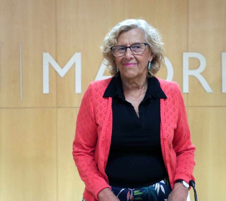 Carmena "está trabajando", "animada" y será dada de alta a lo largo del día