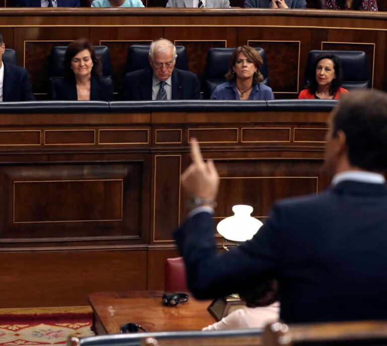 Casado acusa a Sánchez de fraude para 'saltarse' el Senado y le pide elecciones