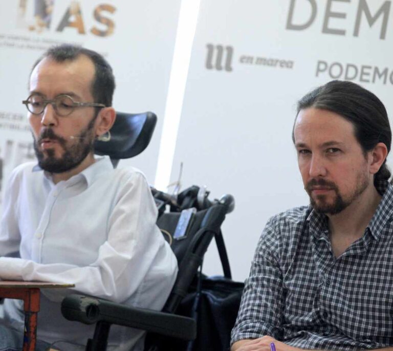 Iglesias acomoda a Echenique en el Congreso y subleva a Podemos Aragón