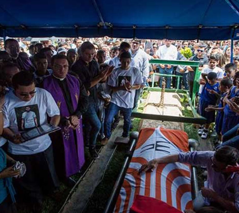 Cuando la memoria de tu hijo te ancla a una Venezuela en el abismo