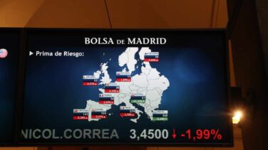 La prima de riesgo de Italia supera los 300 puntos y agita los mercados europeos