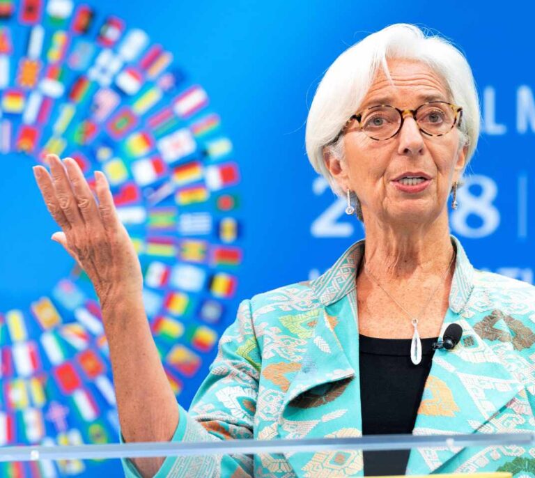 El FMI alerta de que habrá que rebajar las pensiones si no se elevan los ingresos