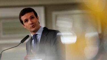 Casado dice a los suyos que están por encima del PSOE aunque sin alcanzar a Rajoy