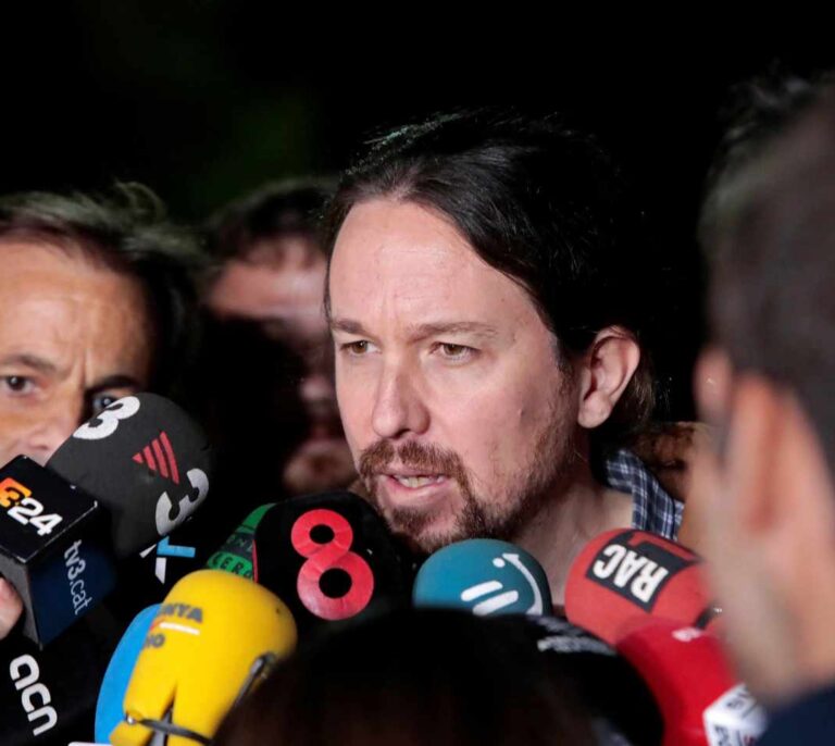 Iglesias hablará por teléfono con Puigdemont tras su reunión con Junqueras