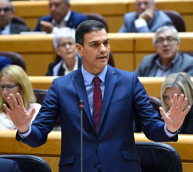 Sánchez impone "prudencia" al Gobierno sobre Arabia tras el fiasco de las bombas