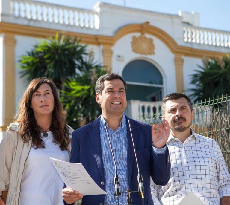 Tres tarjetas de una Fundación de la Junta de Andalucía pagaron 12 juergas en cinco puticlubs