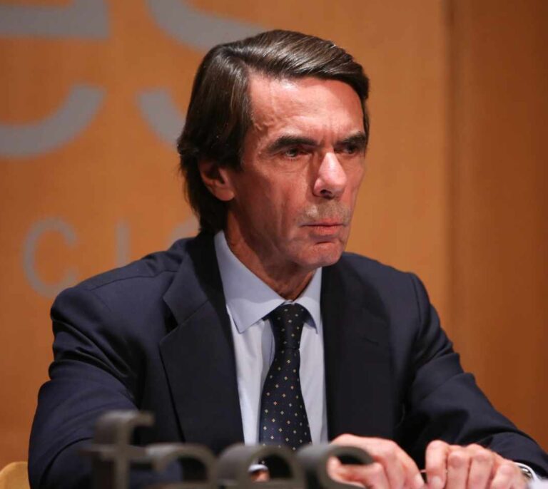 Aznar atribuye a Rajoy el ascenso de Cs y Vox y la "división en tres" de la derecha