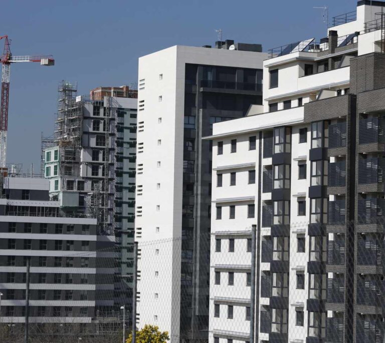 La compraventa de pisos cae un 3,3 % en 2019 e interrumpe 5 años de recuperación