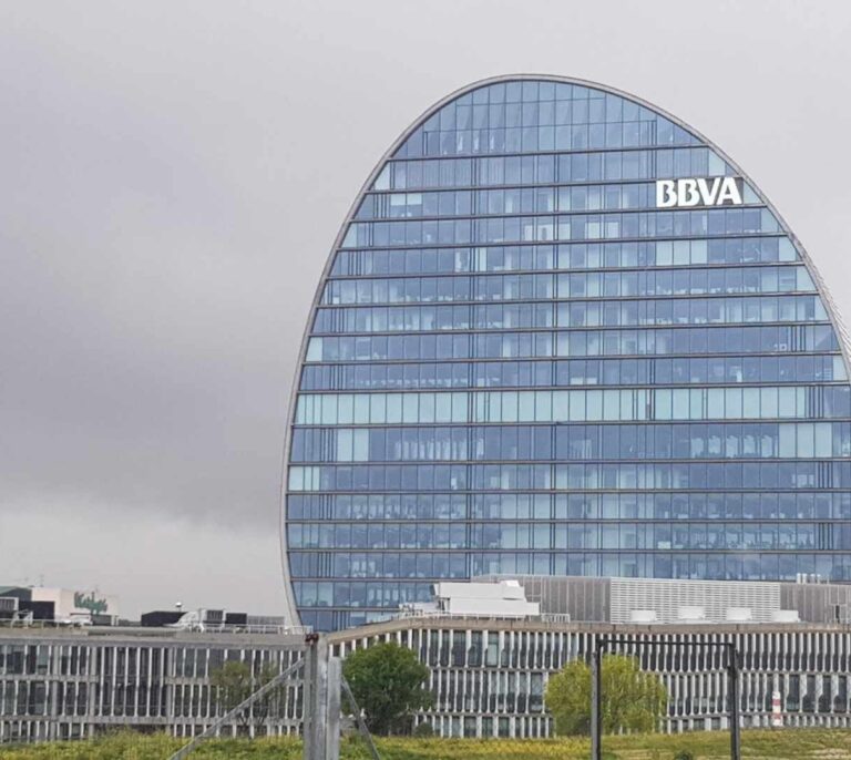 BBVA tiembla en bolsa con la amenaza de México de limitar las comisiones