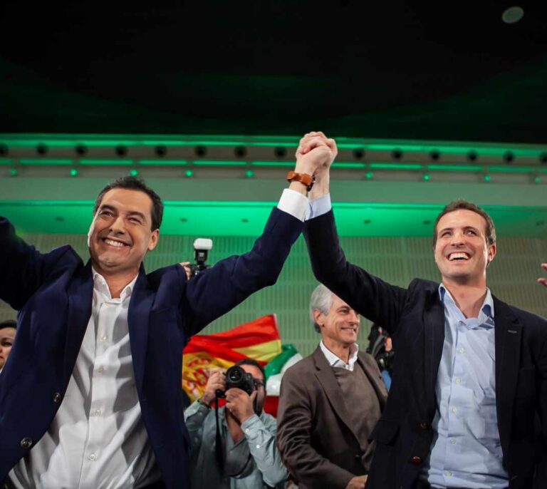Casado inició anoche los primeros contactos con Rivera y Abascal para formar gobierno en Andalucía