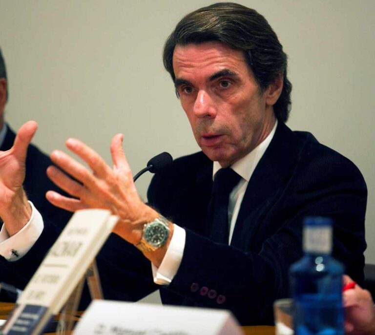 Aznar, sobre el PSOE: "No se le puede considerar un partido constitucionalista"