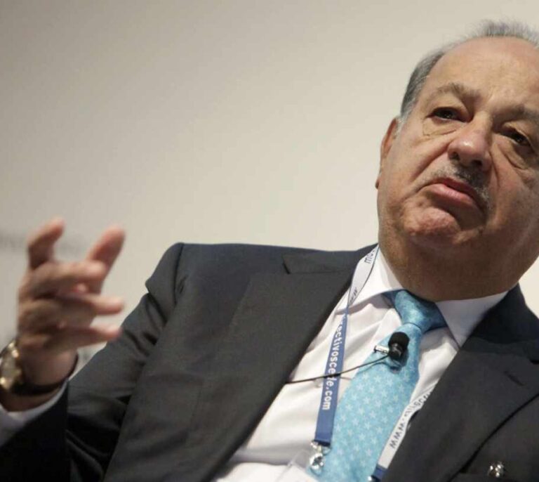 Prisa se revuelve entre un presidente imputado y Carlos Slim, un visitante inesperado