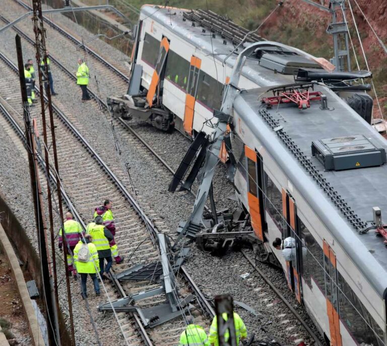 Relato desde el interior del descarrilamiento de Rodalies: "Nos hemos visto muertos"