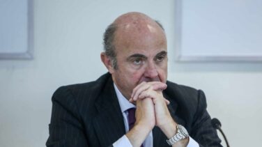 Guindos avisa de que el BCE vigilará a los bancos con peor nota en los test de estrés