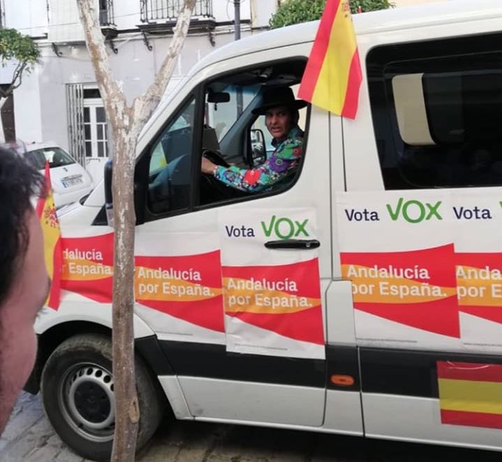 Morante de la Puebla, en la furgoneta de Vox.
